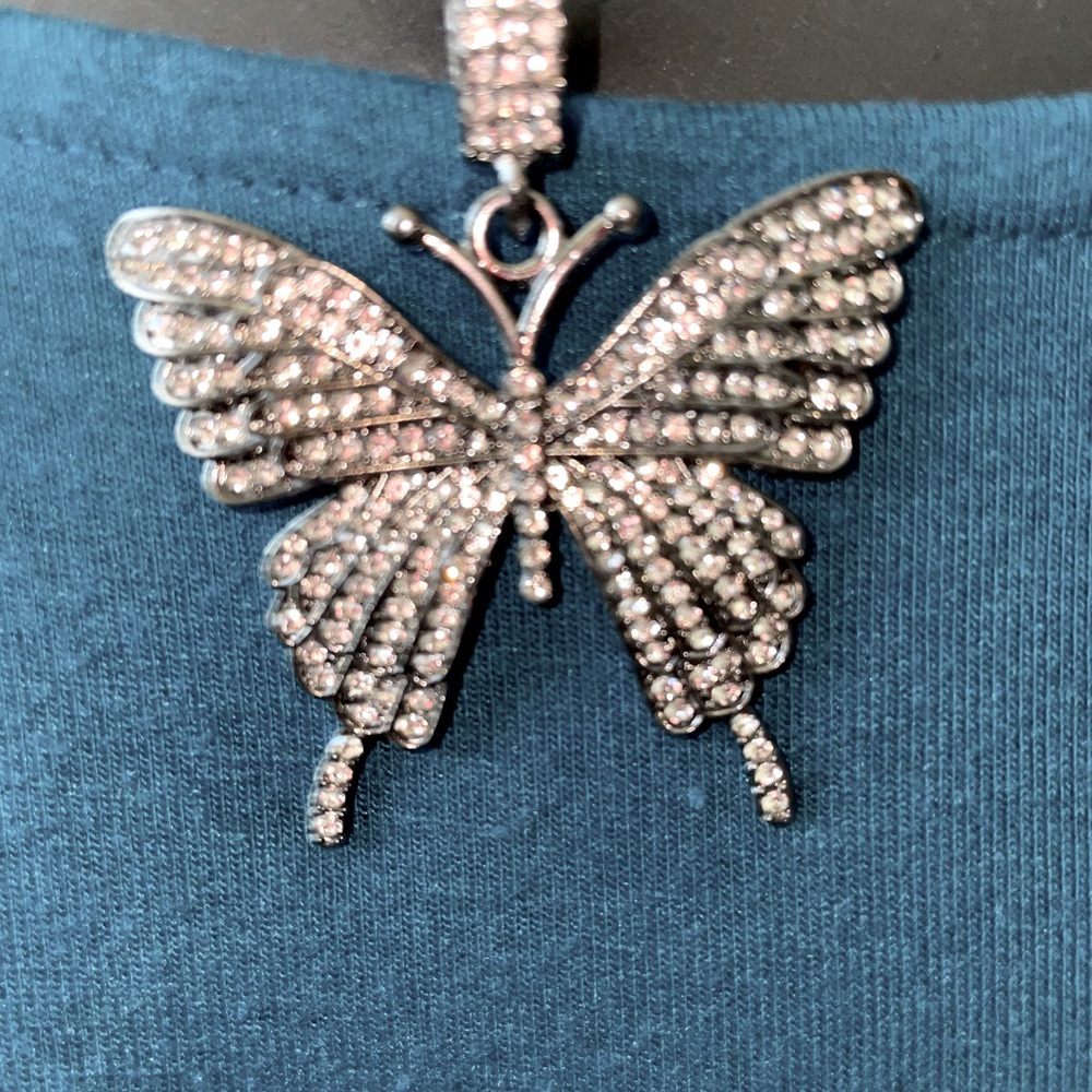 16” Gorgeous Gunmetal BUTTERFLY Necklace 🦋